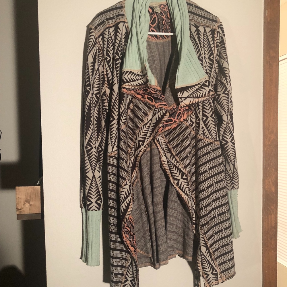 Gimmicks by BKE cardigan